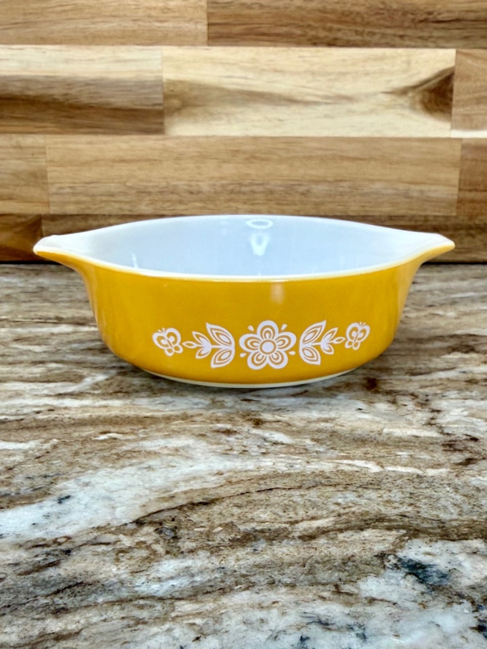 Vintage Pyrex #471B Butterfly Gold Round Baking Dish (No Lid) 😍🧡